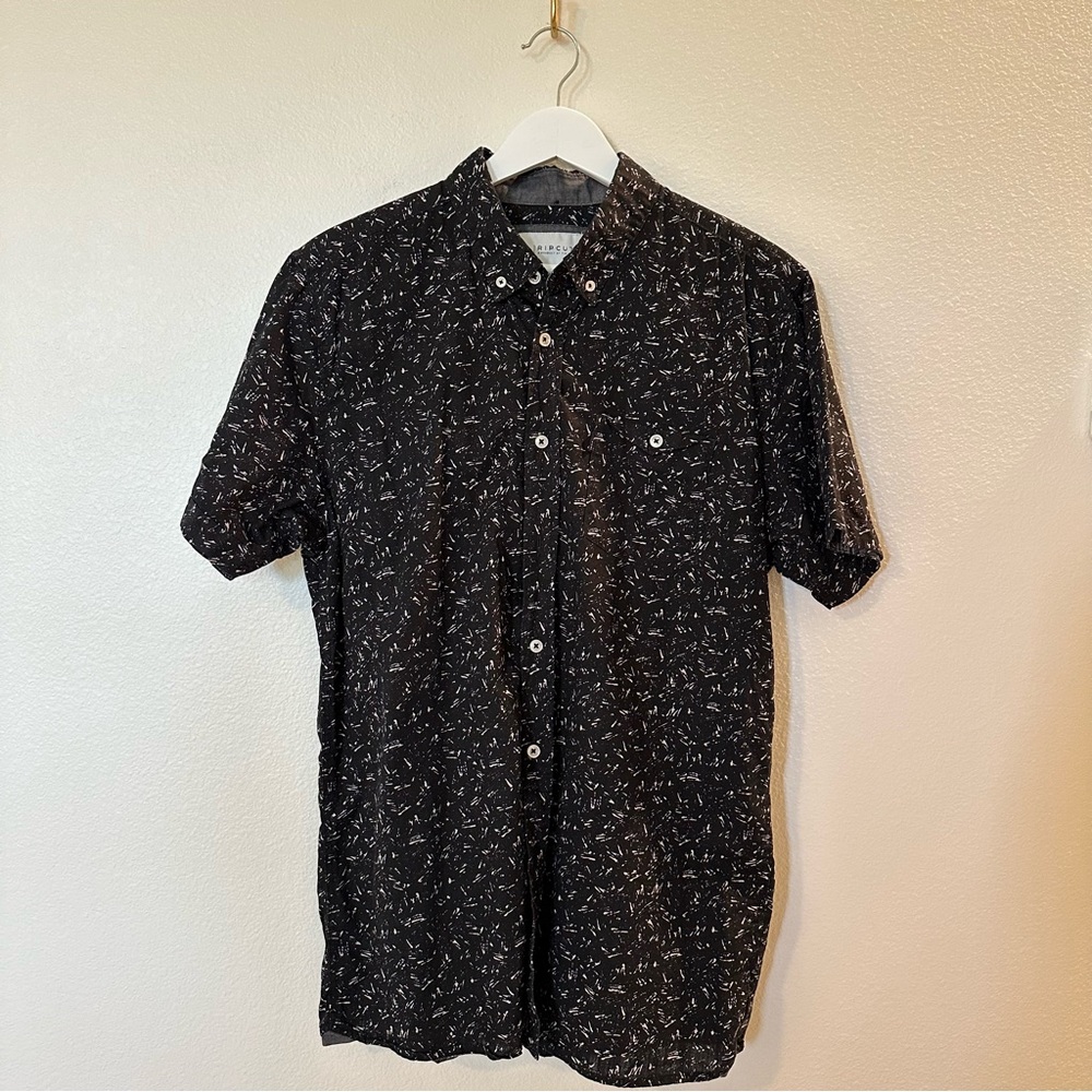 RipCurl Local Men’s Designer Short Sleeve Collared Button Down Black Aloha Print